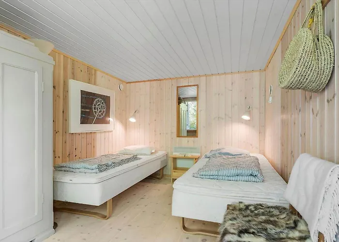 Semesterbostad 1555-dronningmolle-slaenvangen-34 *